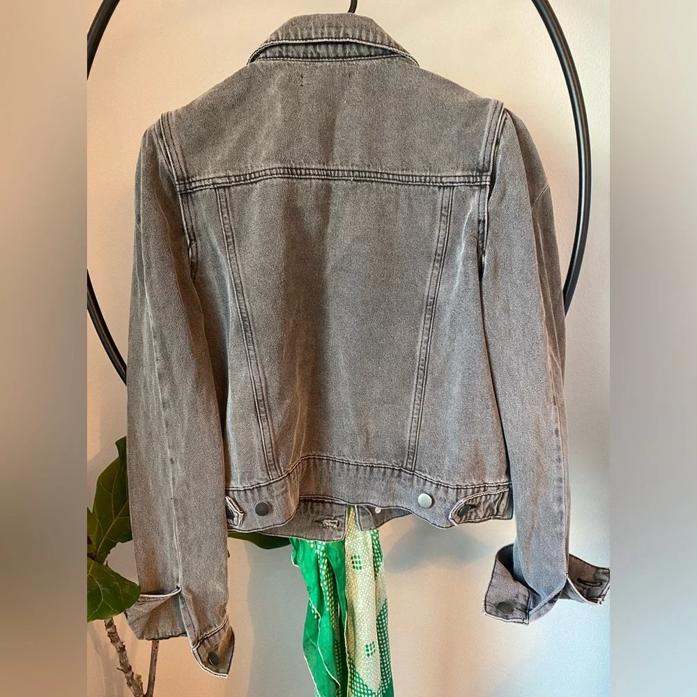 Fate Faded black Jean jacket with puffy shoulders. Size Med - Picture 5 of 9